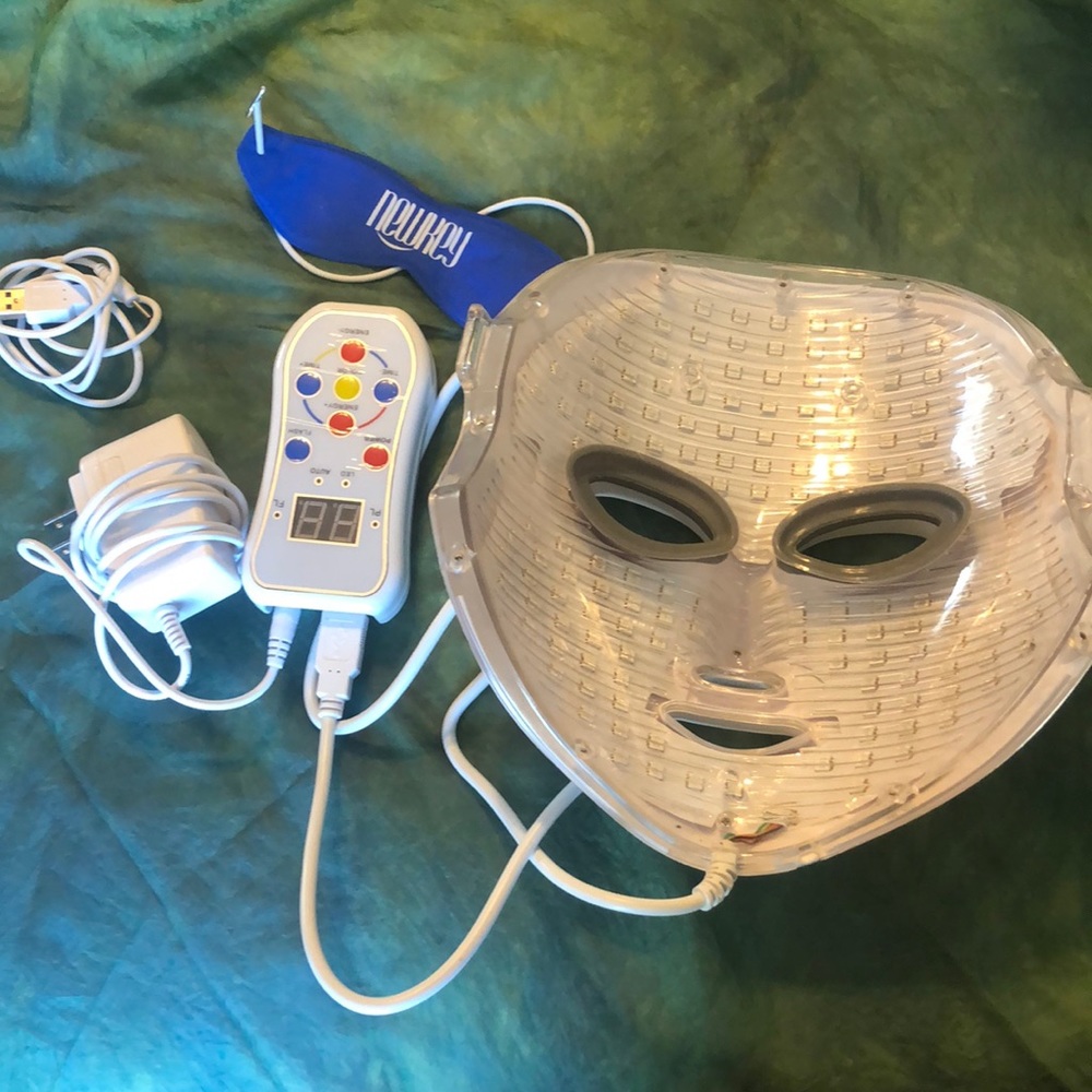 LED face mask